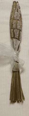 Fusée de lavande artisanale – Tissage fait main au ruban bleu satiné